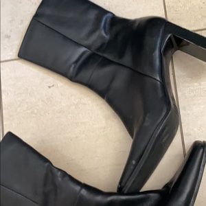 Black 90’s booties square toe